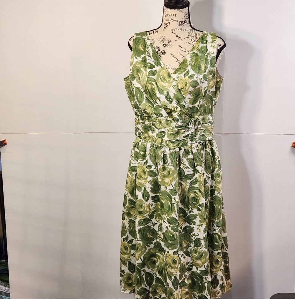 Ann Taylor Green Floral Midi Dress